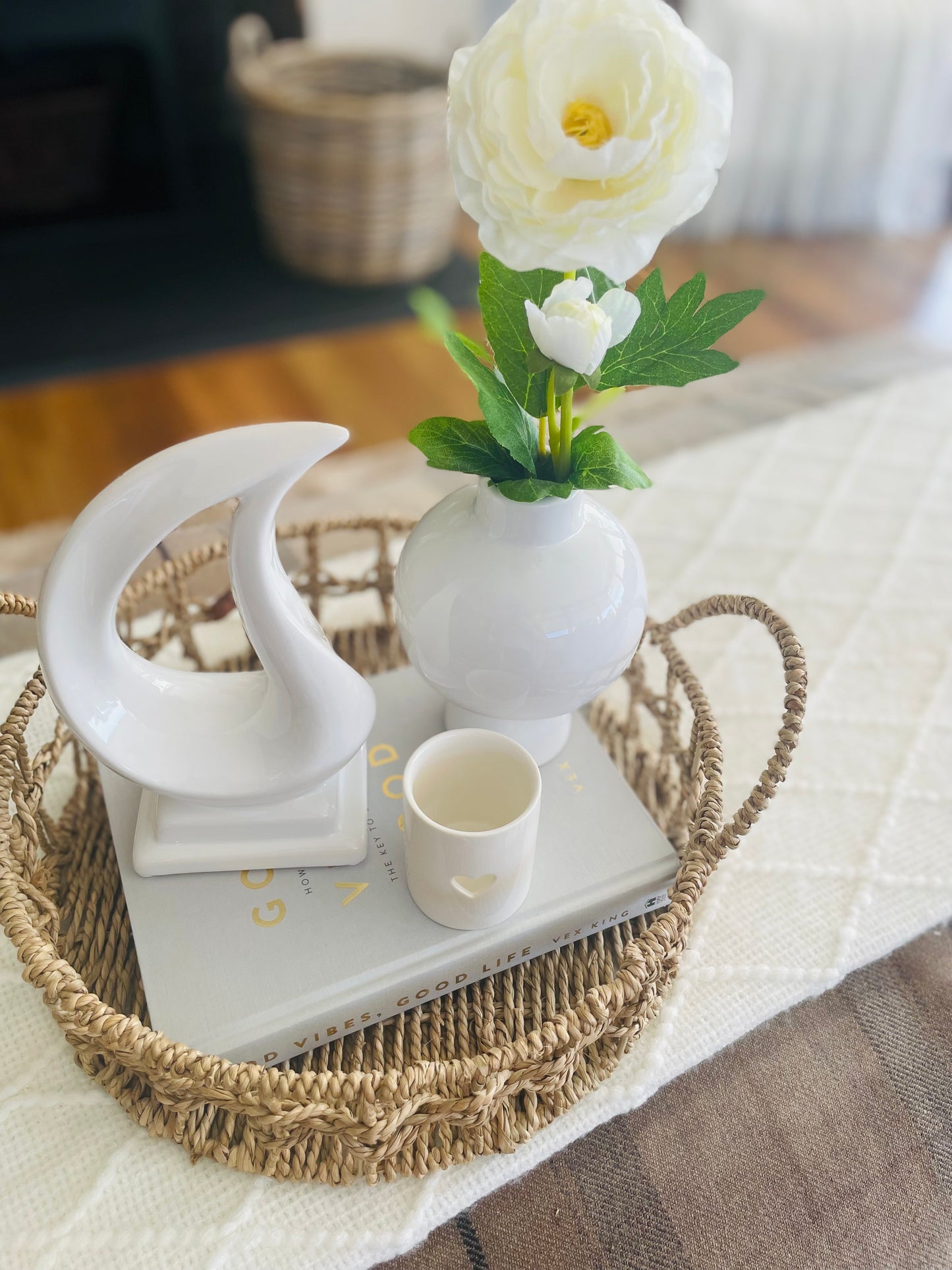 Juno Vase - White