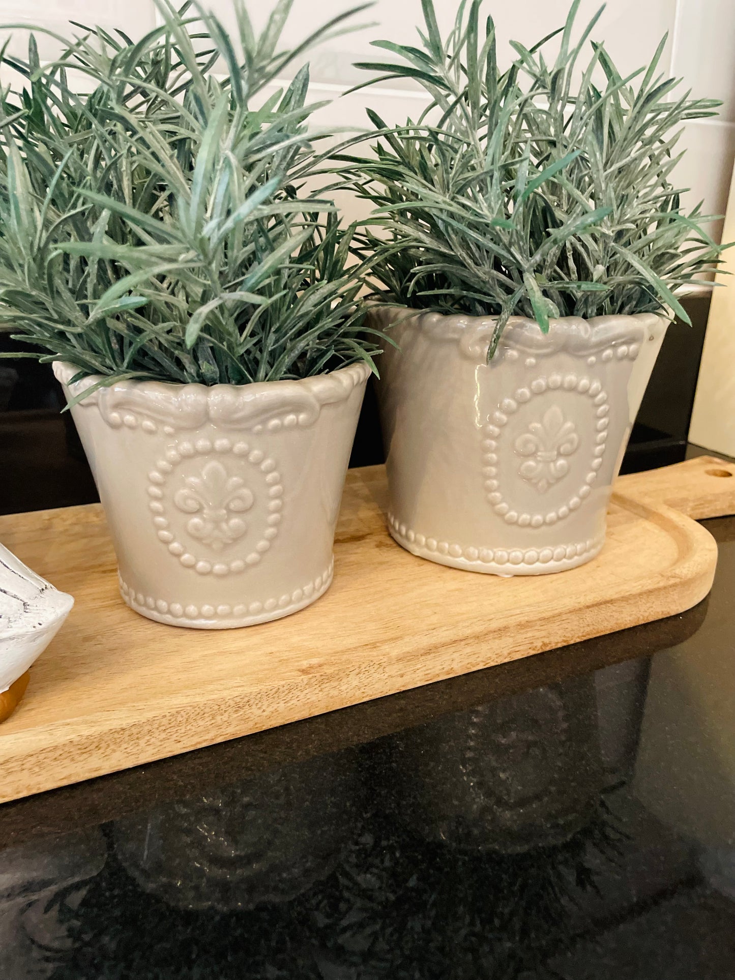 Grey Fleur De Lis Pot 13.5cm