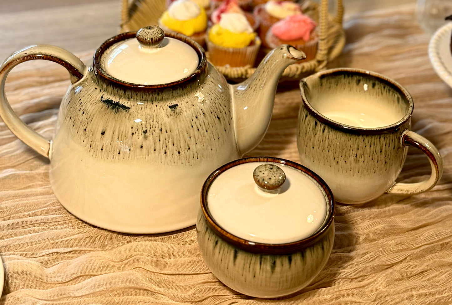 Reactive Glaze Sugar and Cream Set