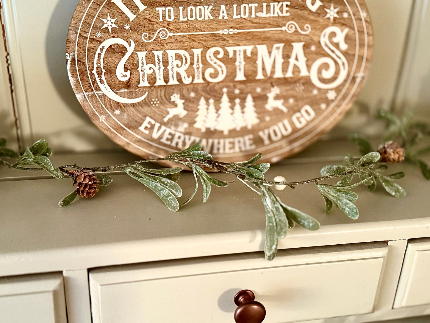 Pale Green Leaf Garland With Pinecones