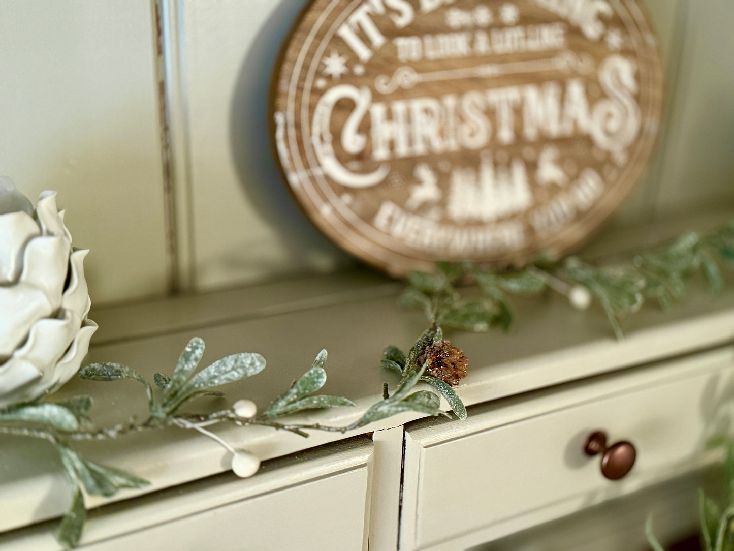 Pale Green Leaf Garland With Pinecones