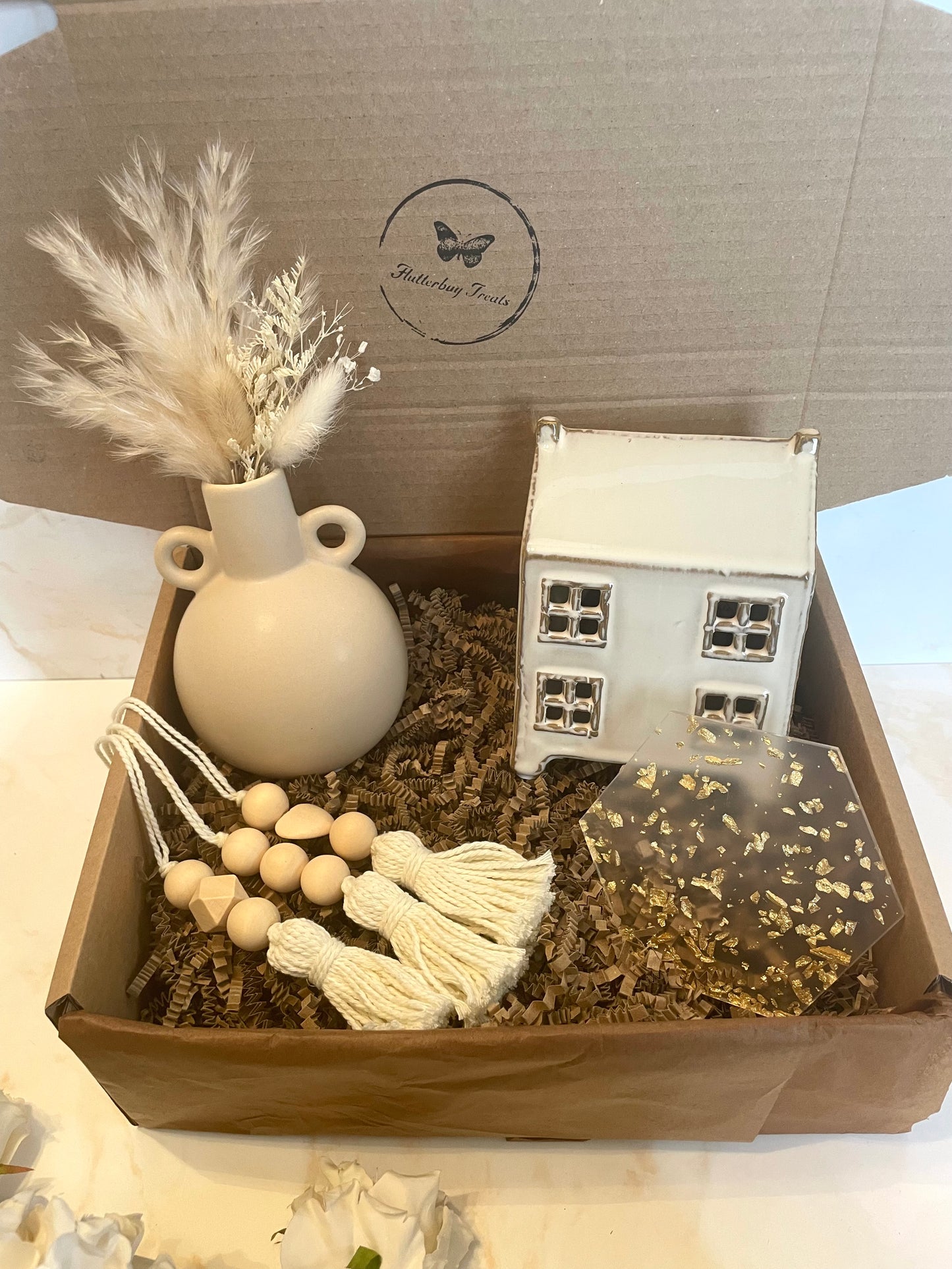 Cream Ceramic Country House Gift Box