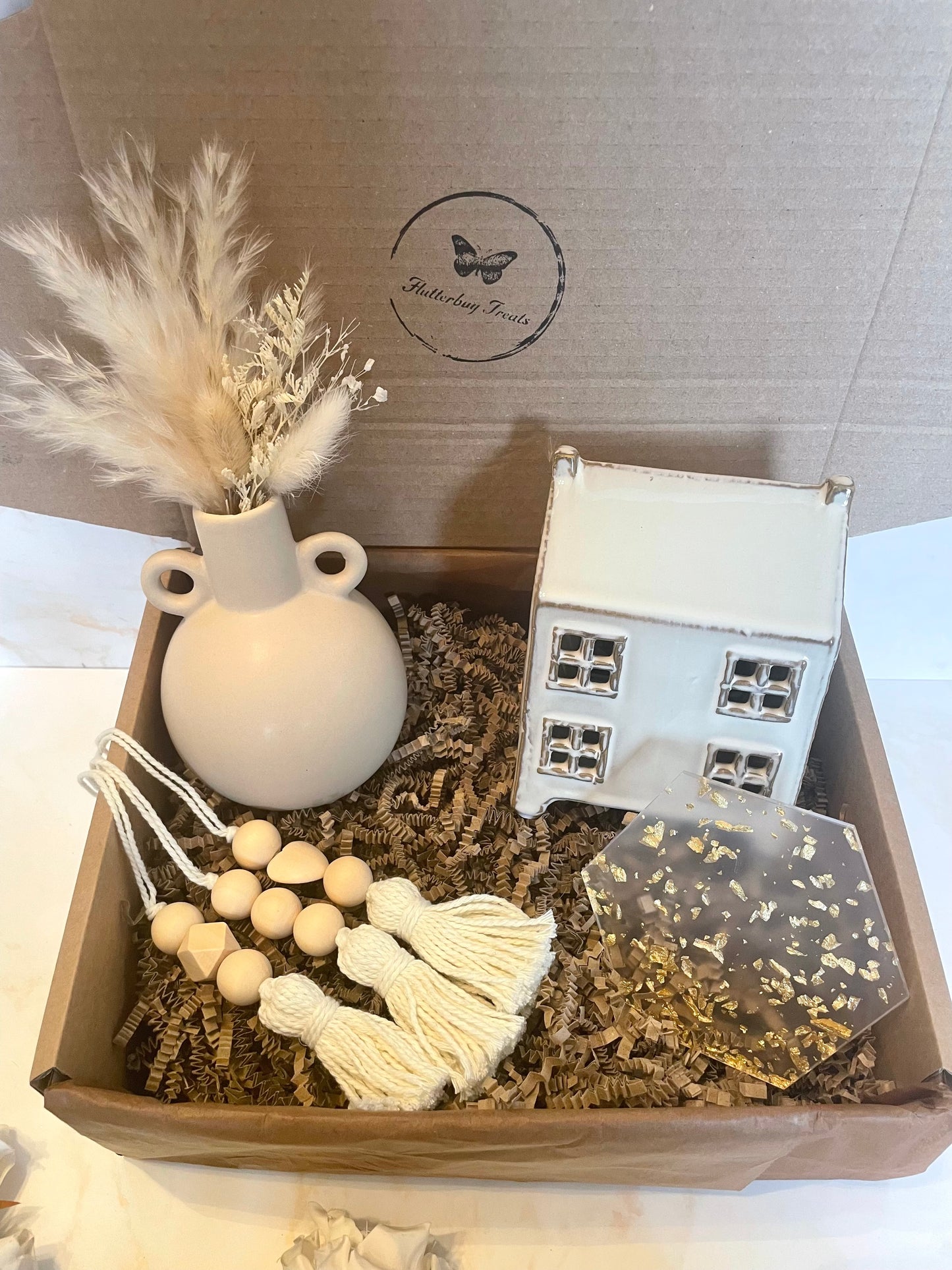 Cream Ceramic Country House Gift Box