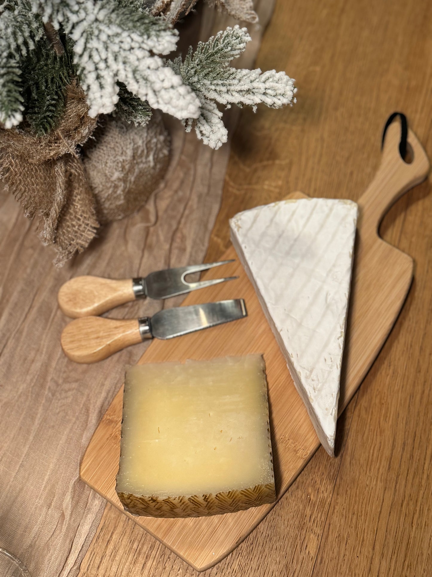 Bamboo Cheese Board and Knife Set