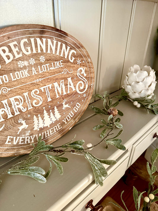Pale Green Leaf Garland With Pinecones