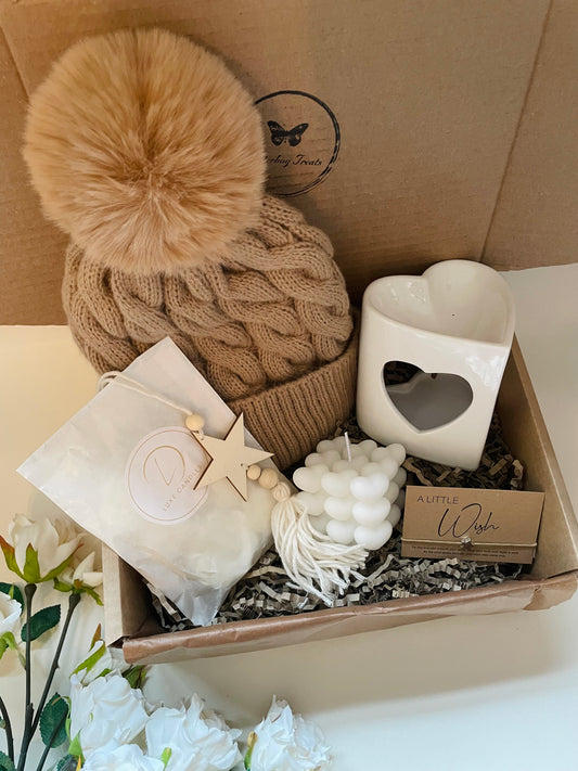 Love Heart & Cosy Hat Gift Box