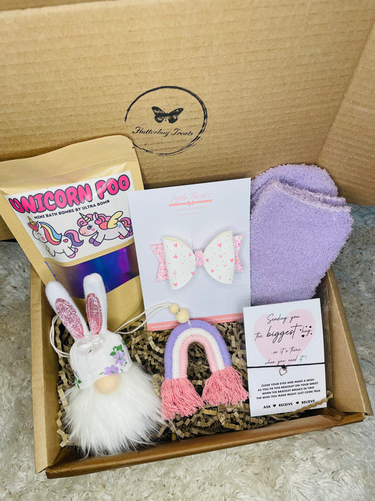 Girl’s White Gonk and Unicorn Gift Box